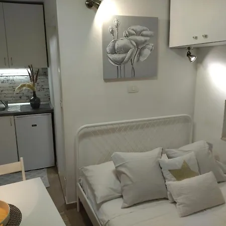 Apartman Tiny In Center Stone House