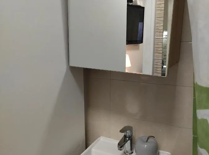 Tiny In Center Stone House * Spalato