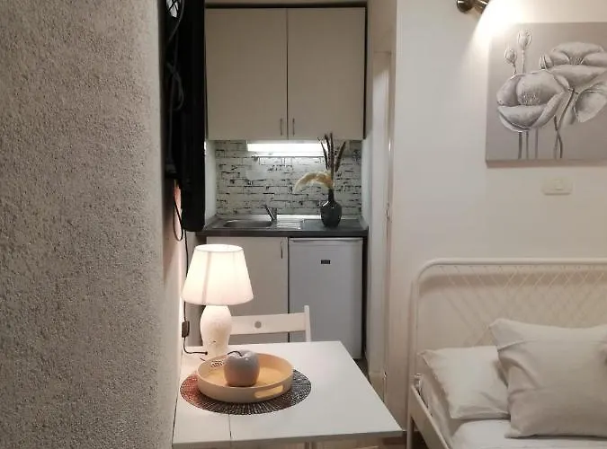 Tiny In Center Stone House Appartamento *