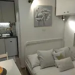 شقة Tiny In Center Stone House