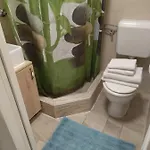 Tiny In Center Stone House * سبليت
