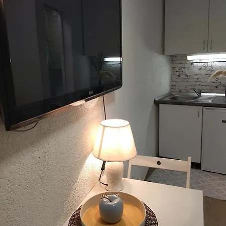 Tiny In Center Stone House スプリト