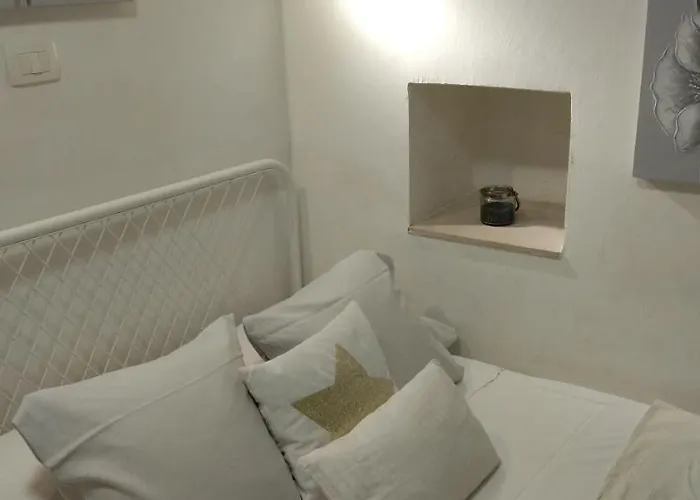 아파트 Tiny In Center Stone House